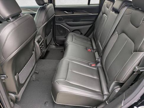New 2026 Jeep Grand Cherokee Limited w/ Limited Altitude Package AWD/4WD image 16