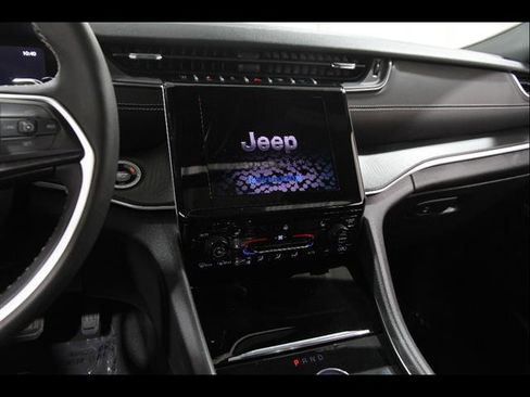 Used 2024 Jeep Grand Cherokee L Altitude AWD/4WD image 9