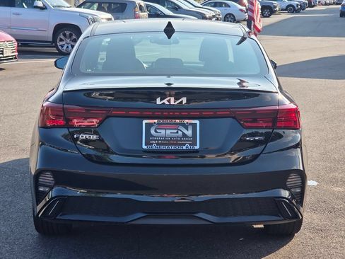 Used 2023 Kia Forte GT-Line w/ GT-Line Premium Package FWD image 5