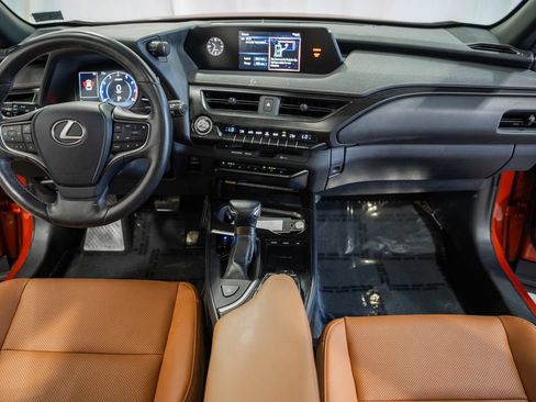 Used 2019 Lexus UX 200 w/ Premium Package FWD image 18