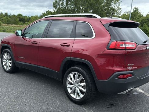 Used 2017 Jeep Cherokee Limited AWD/4WD image 9
