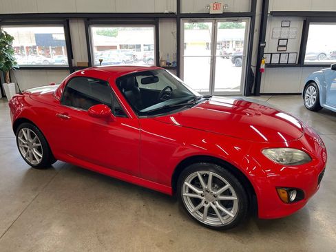 Used 2011 MAZDA MX-5 Miata Grand Touring w/ Premium Pkg RWD image 38