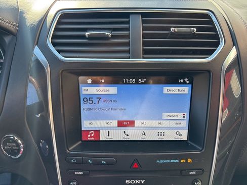 Used 2019 Ford Explorer Platinum image 15