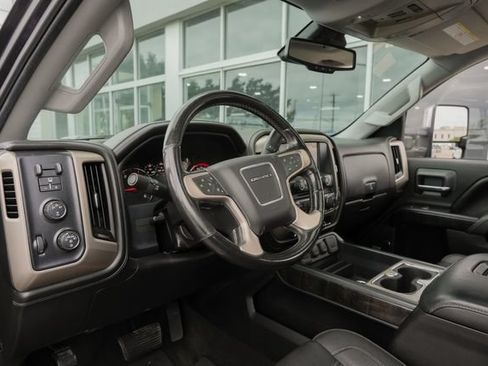 Used 2016 GMC Sierra 2500 Denali w/ Duramax Plus Package AWD/4WD image 27
