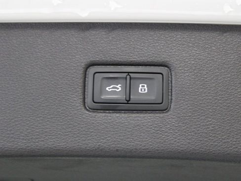 Used 2025 Audi Q7 2.0T Premium w/ Convenience Package image 32