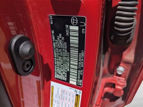 Used 2022 Toyota C-HR XLE FWD image 16