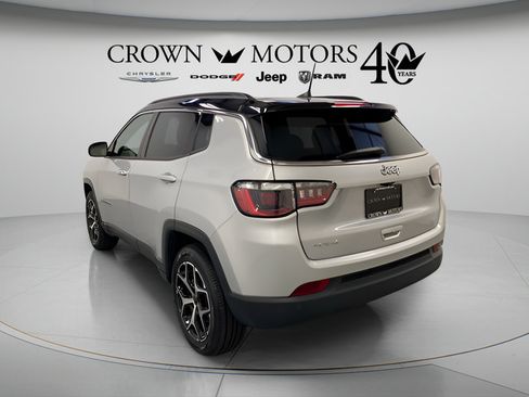 Used 2025 Jeep Compass Limited AWD/4WD image 4