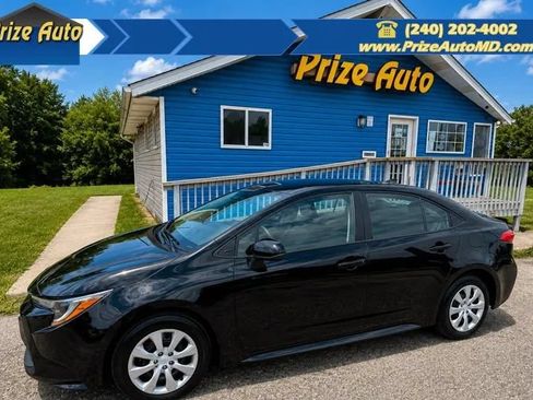 Used 2024 Toyota Corolla LE FWD image 1