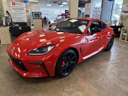 New 2025 Toyota GR86 Premium w/ Performance Package RWD image 3