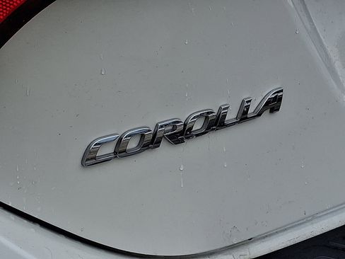 Used 2019 Toyota Corolla LE image 29
