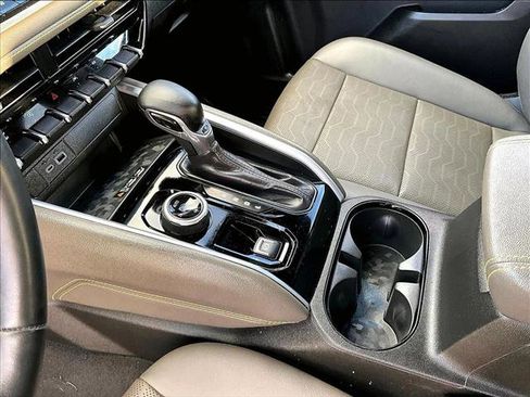 Used 2024 Chevrolet Colorado ZR2 w/ ZR2 Convenience Package III image 15