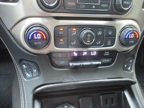 Used 2018 GMC Yukon Denali RWD image 14