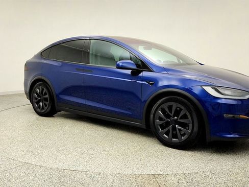 Used 2024 Tesla Model X image 3