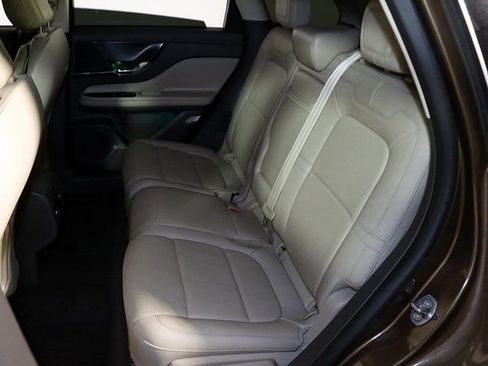 Used 2022 Lincoln Corsair Standard w/ Premium Package image 13