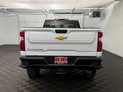 Used 2025 Chevrolet Silverado 3500 W/T image 9