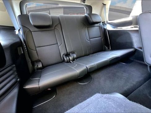 Used 2018 GMC Yukon SLT w/ Premium Edition AWD/4WD image 28