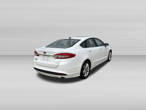 Used 2018 Ford Fusion SE FWD image 5
