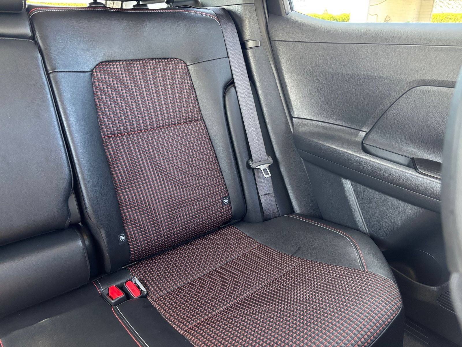 Used 2026 Nissan Kicks SR FWD image 35