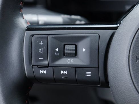 Used 2025 Nissan Kicks SR w/ SR Premium Package AWD/4WD image 12