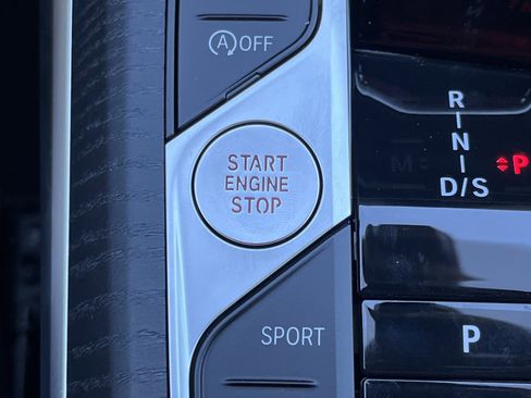 New 2026 BMW 330i Sedan w/ Premium Package image 11