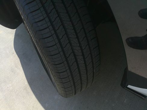 Used 2023 Toyota RAV4 SE w/ Convenience Package image 15