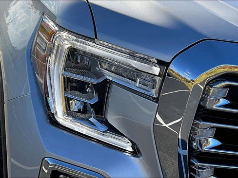 Used 2022 GMC Sierra 1500 SLT w/ SLT Premium Package image 30