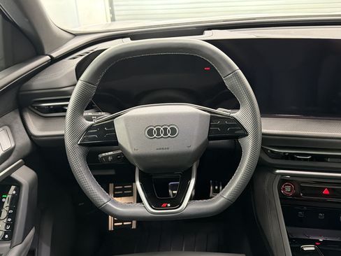 Certified 2025 Audi SQ5 Premium Plus w/ Premium Plus Package AWD/4WD image 9
