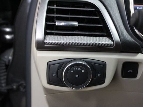 Used 2020 Ford Fusion SE w/ Fleet SE Value Package FWD image 16