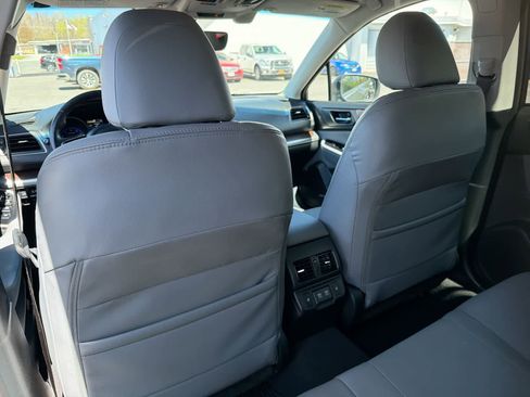 Used 2019 Subaru Outback 2.5i Limited AWD/4WD image 19