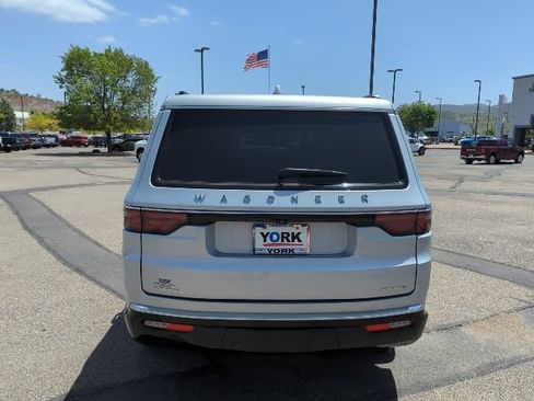 Used 2023 Jeep Wagoneer Series III w/ Premium Group I AWD/4WD image 5