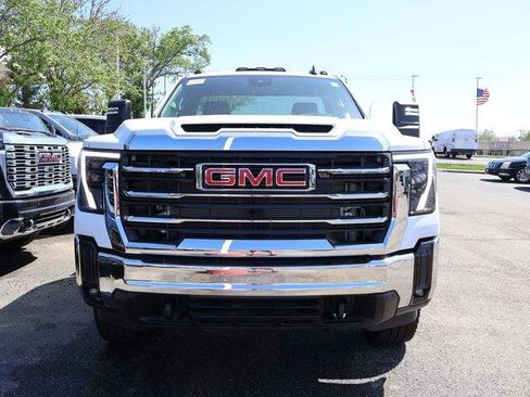 New 2026 GMC Sierra 3500 SLE AWD/4WD image 2