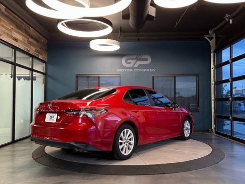 Used 2023 Toyota Camry LE image 3