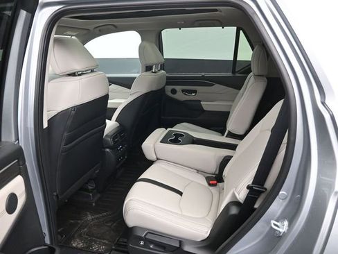 New 2026 Honda Pilot Touring image 10