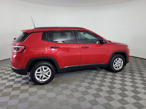 Used 2018 Jeep Compass Sport FWD image 10