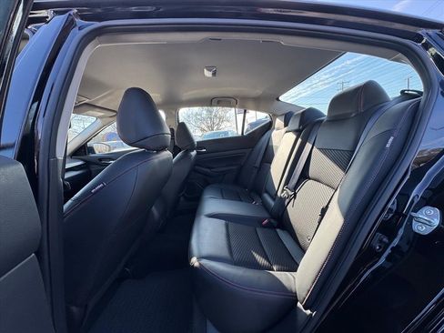 Certified 2025 Nissan Altima 2.5 SR image 11