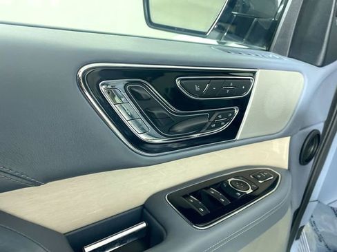 Used 2021 Lincoln Navigator L Black Label w/ Cargo Convenience Package image 21