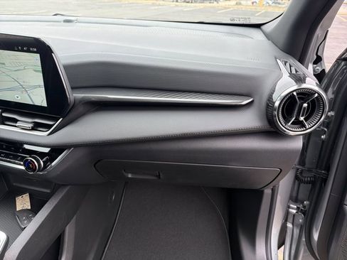 New 2026 Chevrolet Equinox LT w/ Convenience Package II image 31