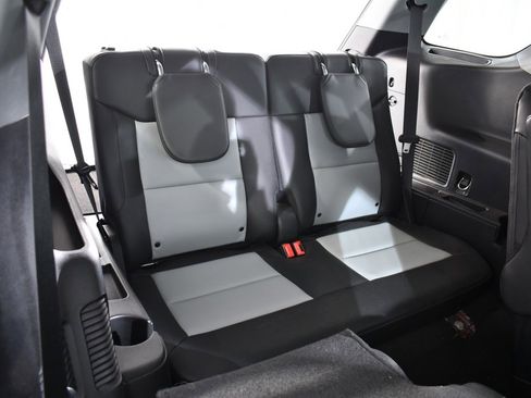 Used 2022 Ford Explorer XLT w/ Equipment Group 202A image 20