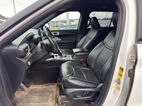 Used 2020 Ford Explorer ST w/ ST Street Pack image 15