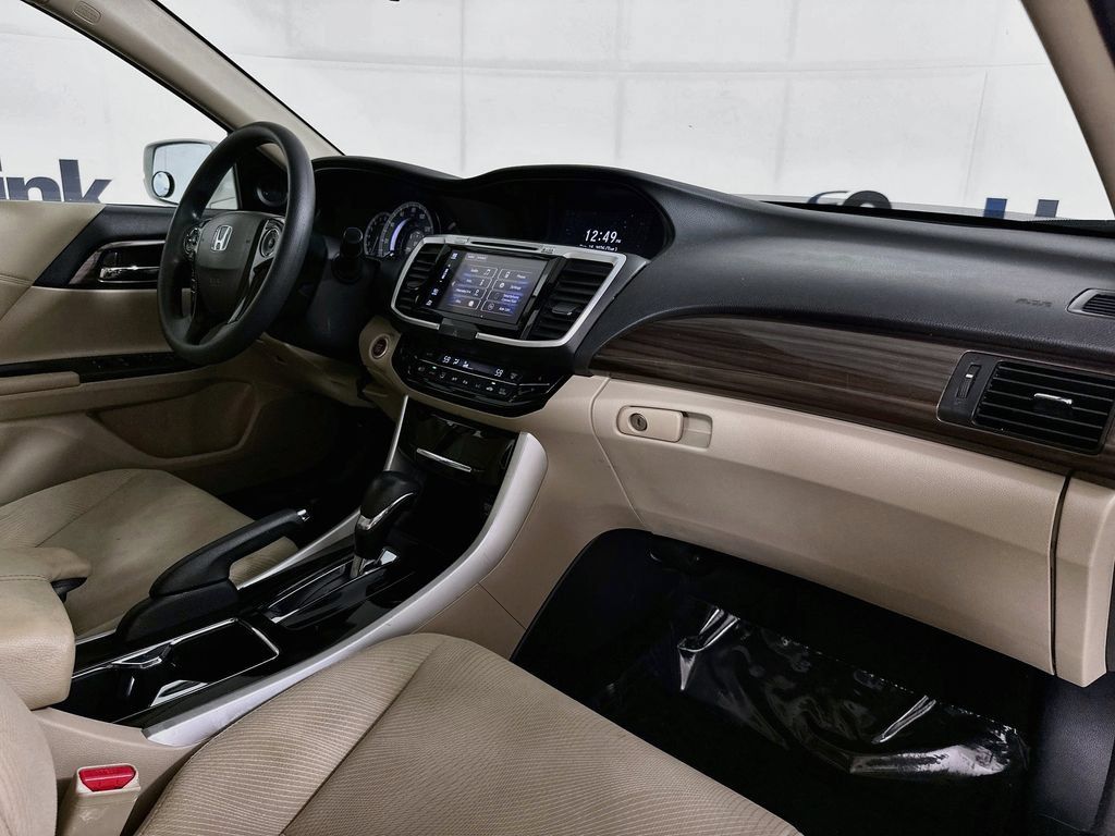 Used 2016 Honda Accord EX image 34
