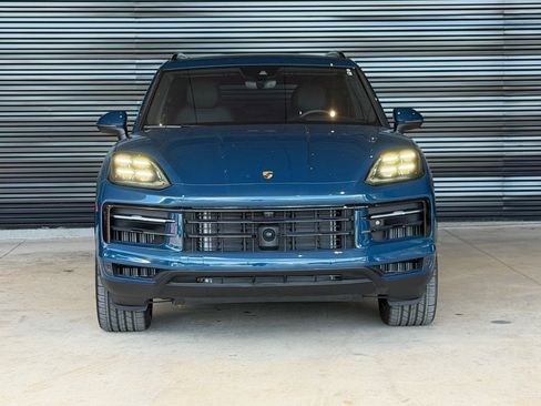 Certified 2025 Porsche Cayenne E-Hybrid AWD/4WD image 12