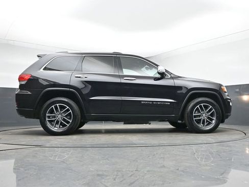 Used 2018 Jeep Grand Cherokee Limited image 39