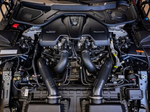 Used 2024 Maserati GranTurismo Trofeo image 27