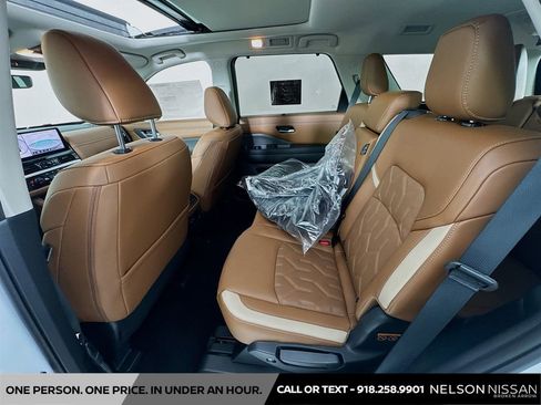 New 2026 Nissan Pathfinder Platinum image 25