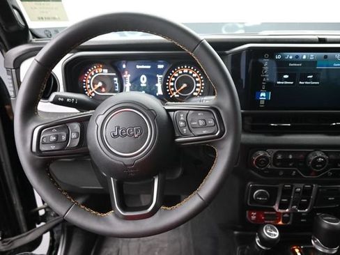 Used 2024 Jeep Gladiator Sport AWD/4WD image 11