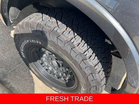 Used 2019 Ford F150 Platinum w/ Equipment Group 701A Luxury AWD/4WD image 4