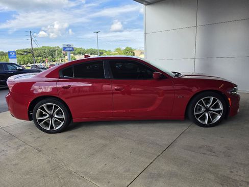 Used 2015 Dodge Charger R/T w/ Wheels & Tunes Group RWD image 5