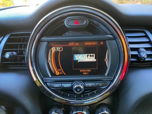 Used 2015 MINI Cooper S image 26