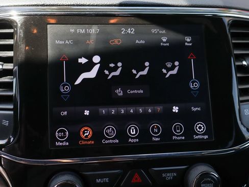 Used 2021 Jeep Grand Cherokee Laredo X RWD image 31