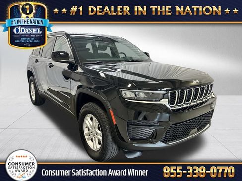 Used 2024 Jeep Grand Cherokee Laredo w/ Luxury Tech Group I AWD/4WD image 1